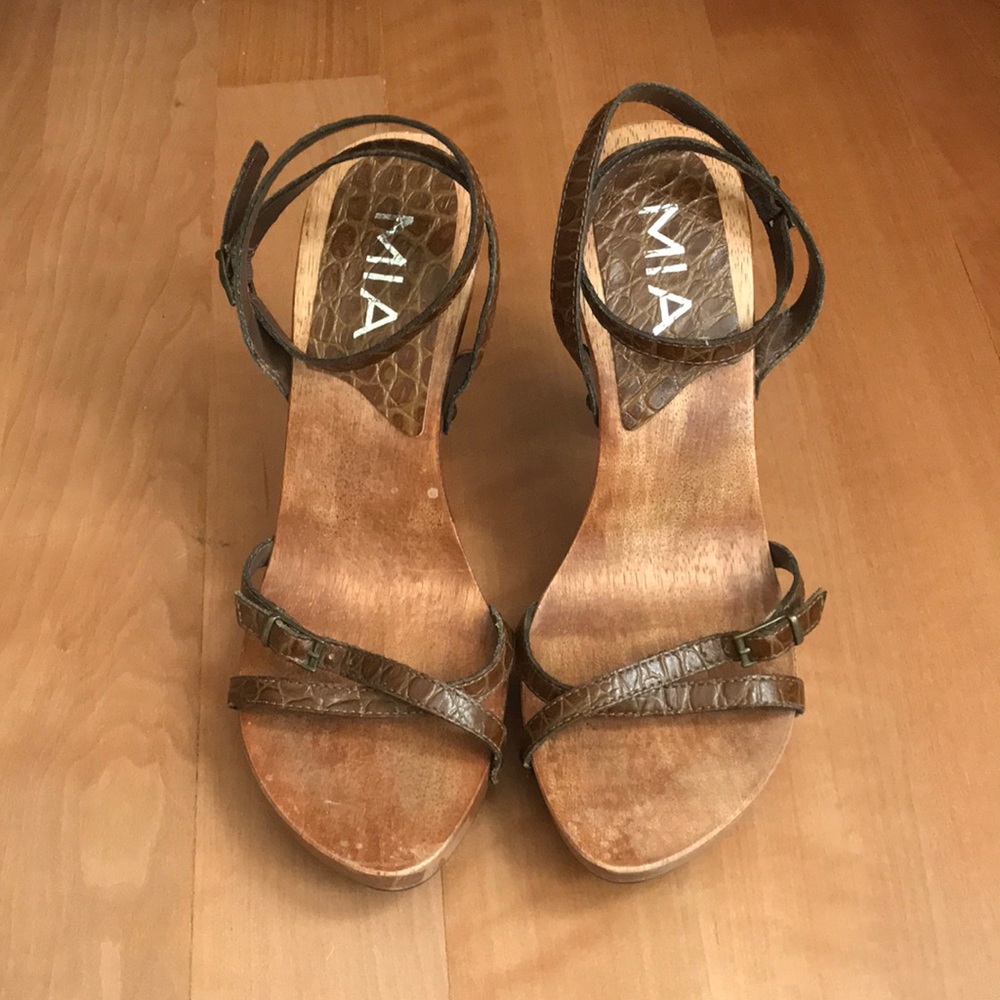 MIA Brown Croc-Embossed Leather Strappy Sandals